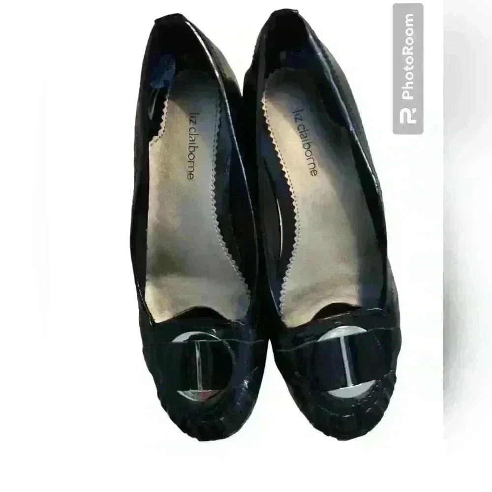 Liz Claiborne black Patton leather flats size 6 1/2